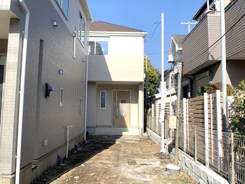 平塚市諏訪町１４４８番　新築一戸建て　１号棟　全２棟